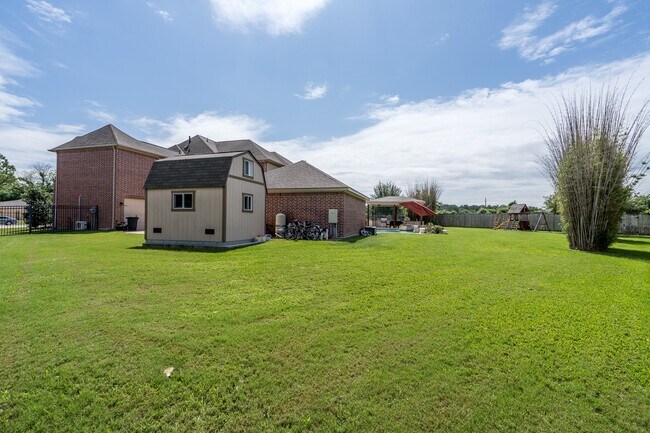 Building Photo - 2034 Baker Estates Dr