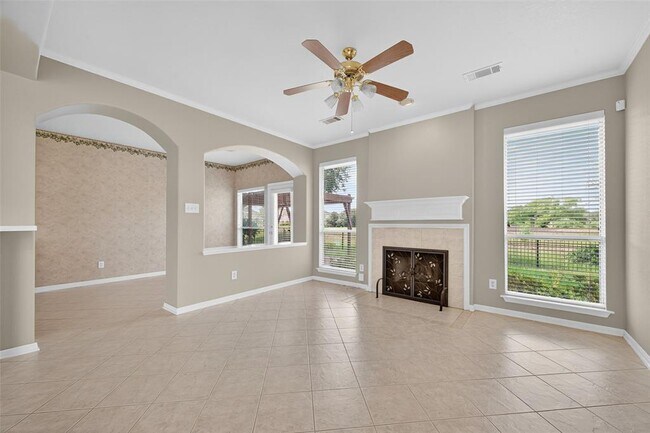 Building Photo - 7914 Loyel Pointe Dr