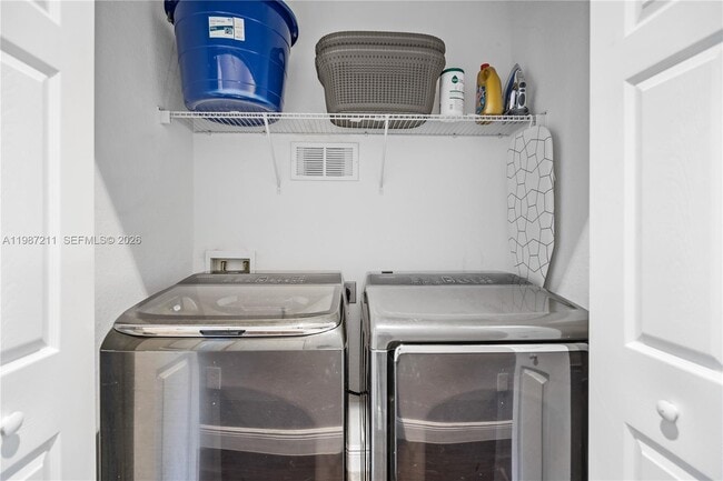 Building Photo - 2559 SW 119th Terrace