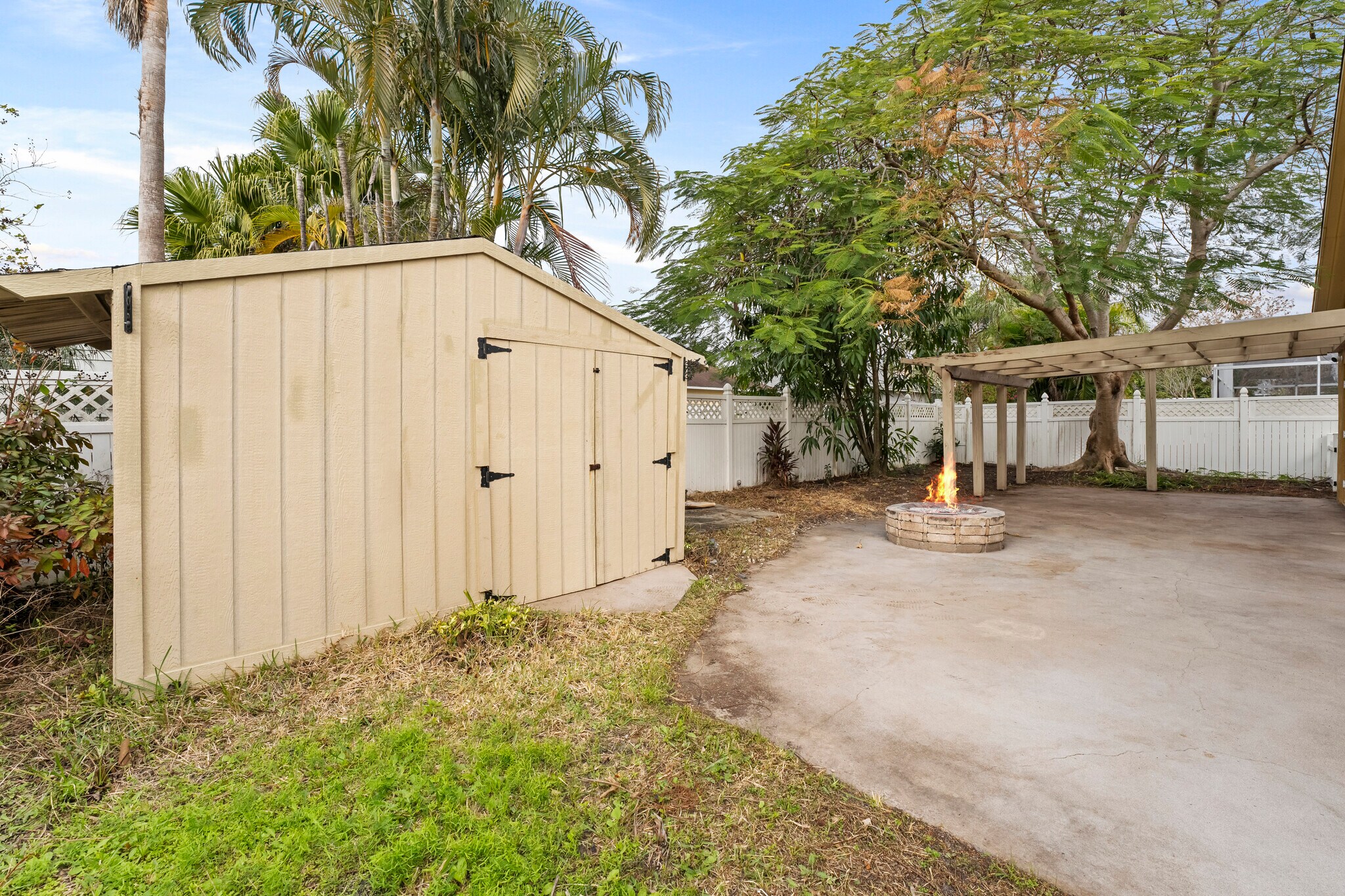 Building Photo - 11944 Cheltinham Dr
