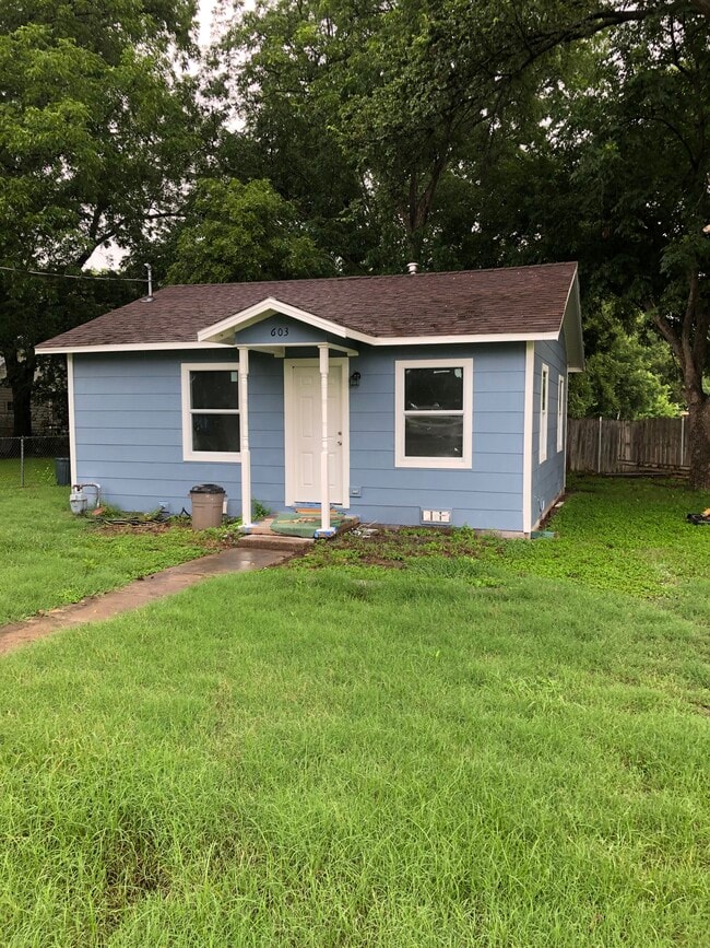 Primary Photo - 603 Avenue B