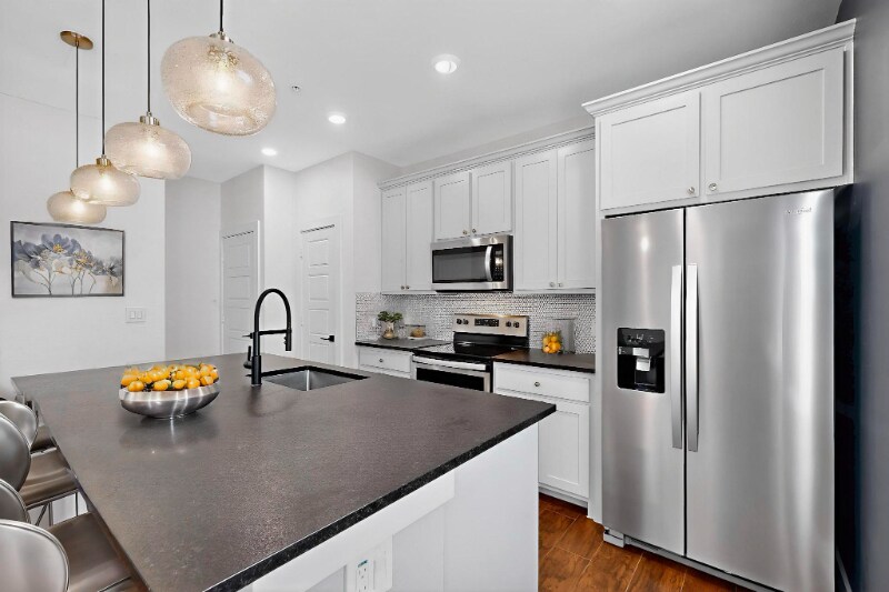 Building Photo - 800 S Welch St