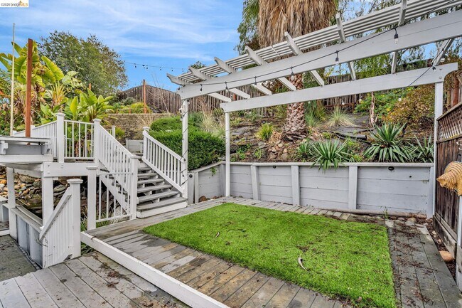 Building Photo - 909 Halite Way