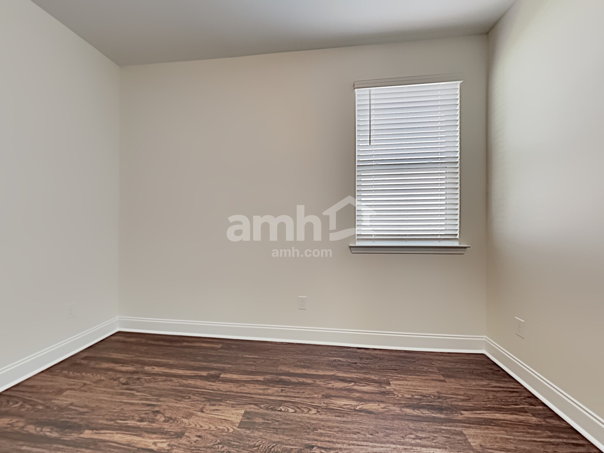 Building Photo - 284 Bering Ln