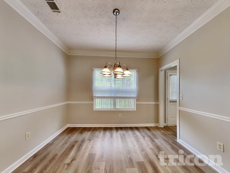 Building Photo - 1475 Watercrest Cir