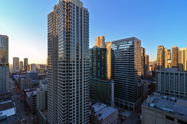 Building Photo - 405 N Wabash Ave