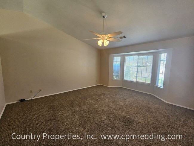 Building Photo - Light & Bright 3-Bedroom House in Ravenwood Subdivision Available Now!