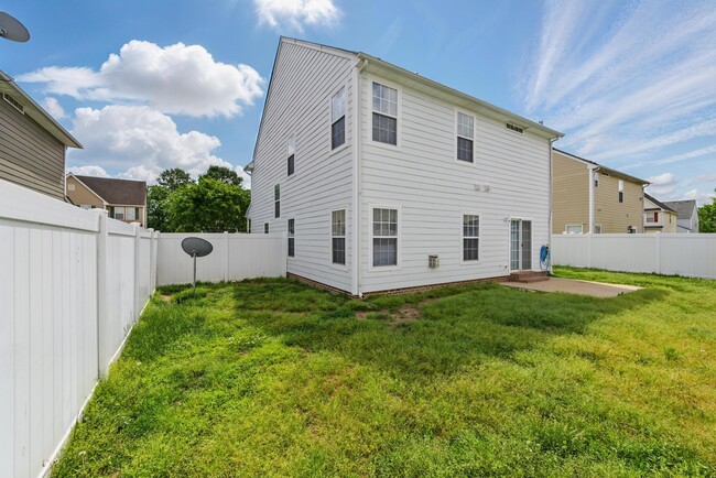 Building Photo - 1023 Snead Dr