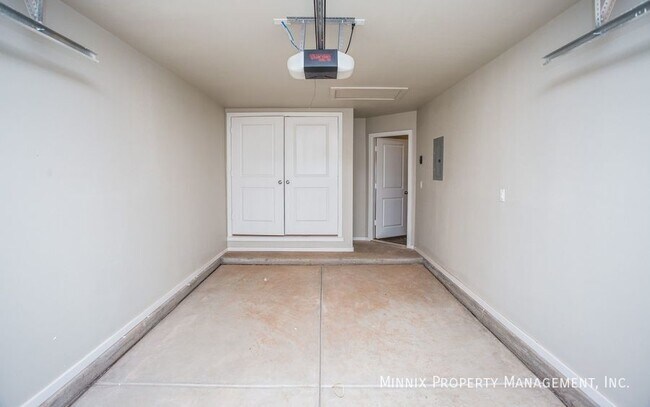 Building Photo - 1916 Langford Ave