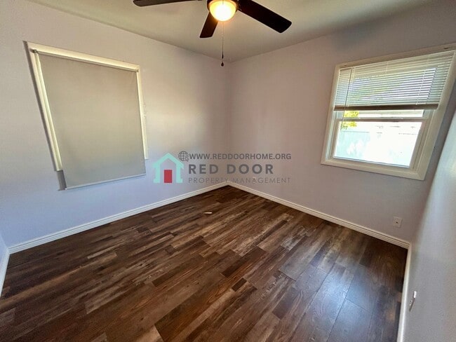 Building Photo - Spacious 3 Bed, 2 Bath Home