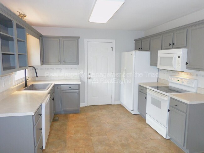 Building Photo - 2804 Mitchell Wood Dr