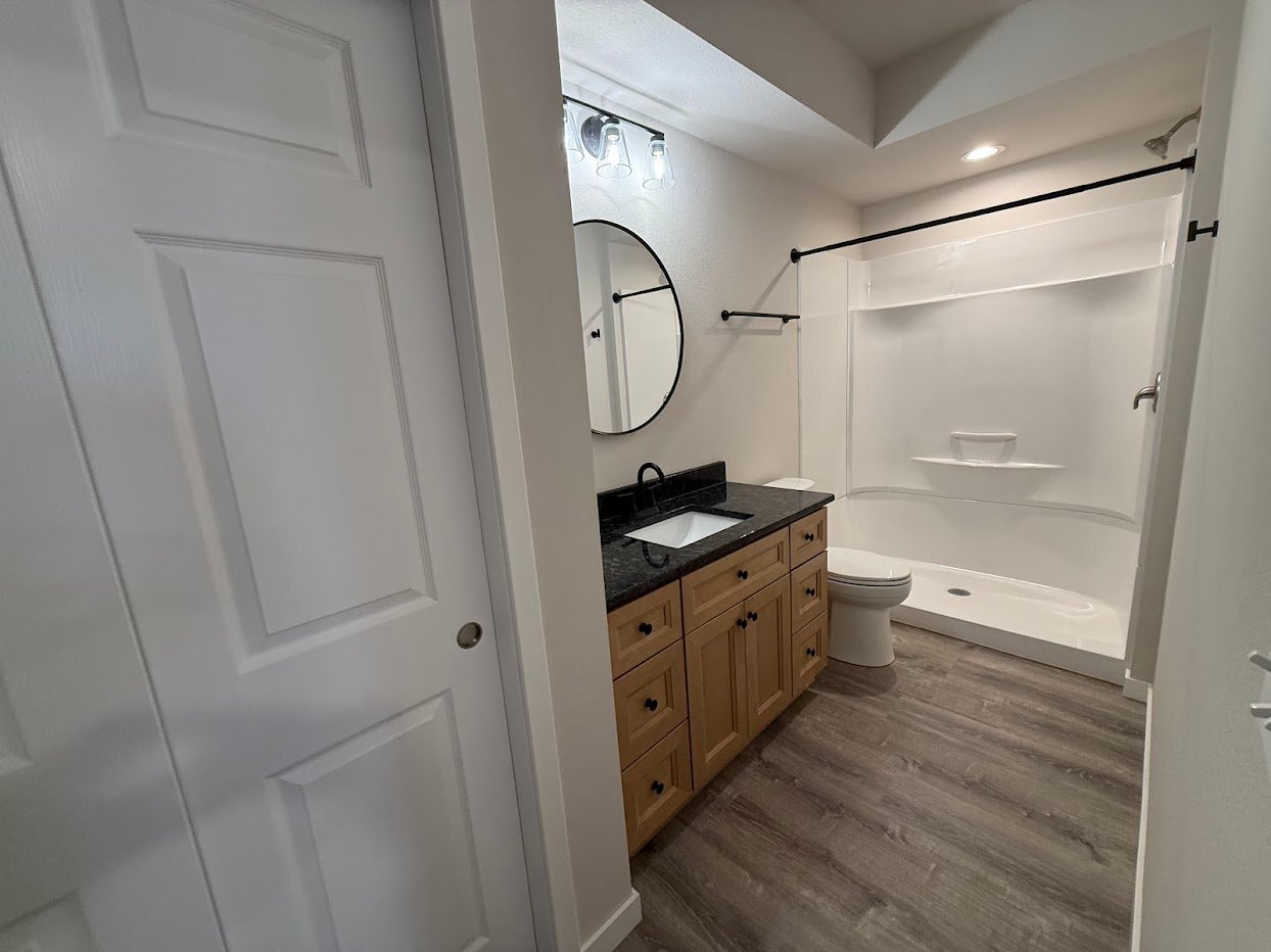 Building Photo - 5995-5995 Hanson Ct