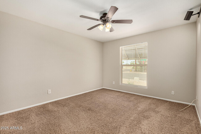 Building Photo - 425 W Pebble Beach Dr