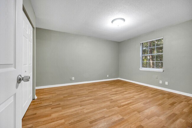 Building Photo - 321cam