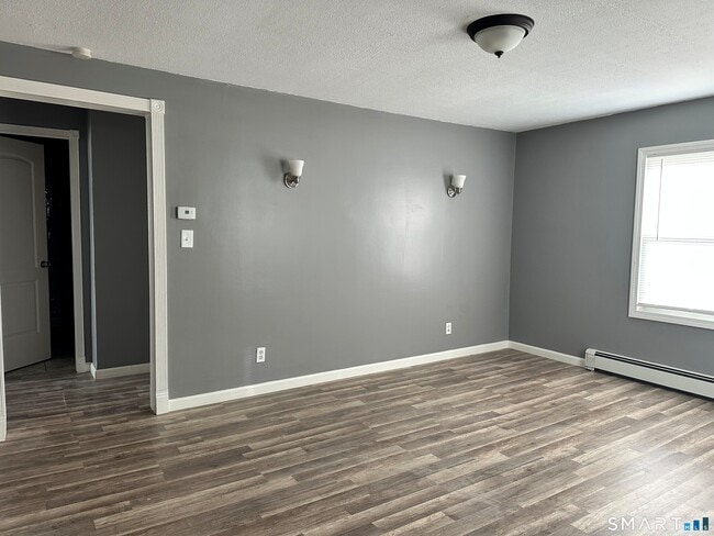 Building Photo - 210 Bouley Ave