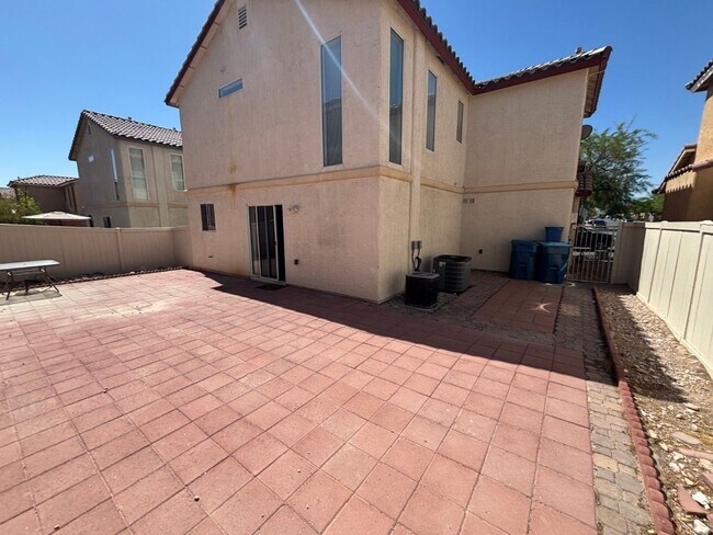 Building Photo - Charming 3-Bedroom Home with Modern Comfor...