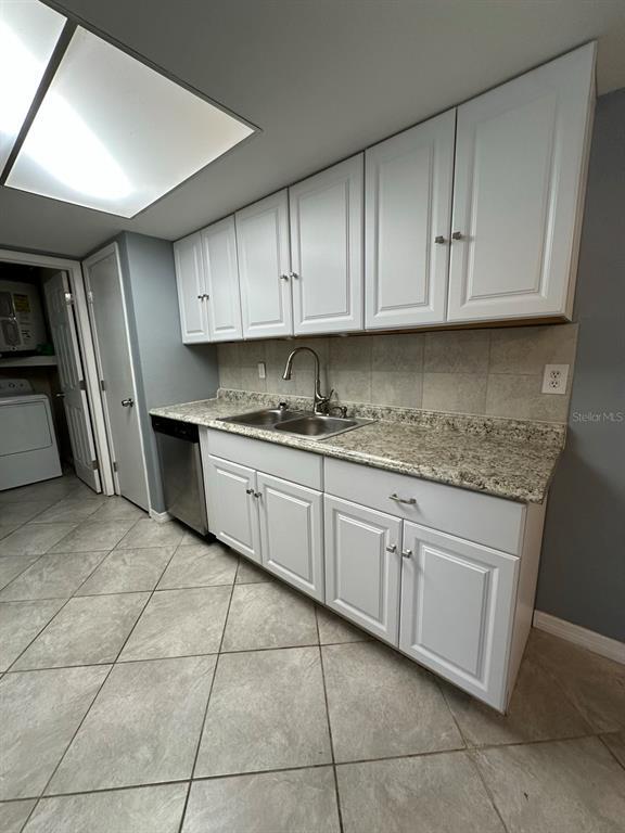 Building Photo - 1529 Larkin Rd