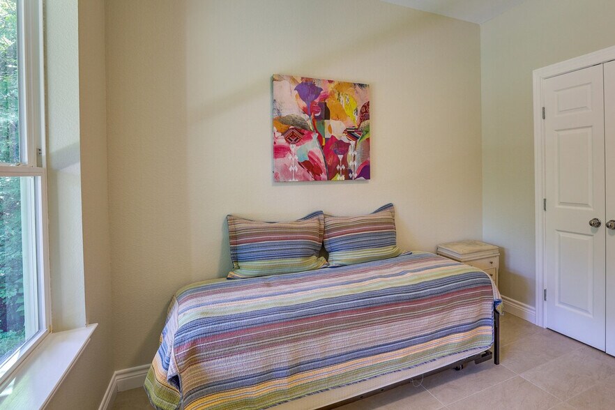 Building Photo - 11931 Lakeview Manor Dr