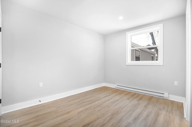 Building Photo - 103 E High St