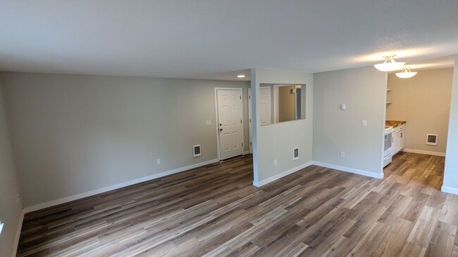 Building Photo - 613/615 NW 9th Avenue