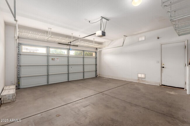Building Photo - 3704 E Wyatt Way