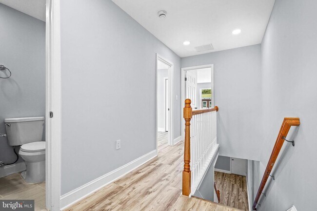 Building Photo - 2615 Lauretta Ave