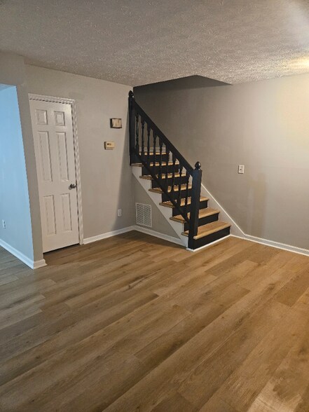 Building Photo - 1420 Villa Pines Ct NW