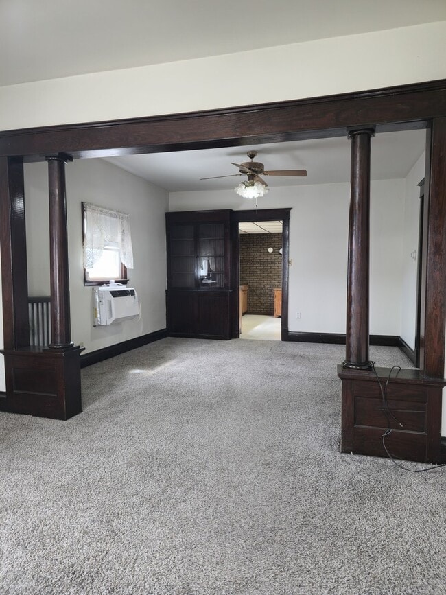 Building Photo - 121 Davis Ave