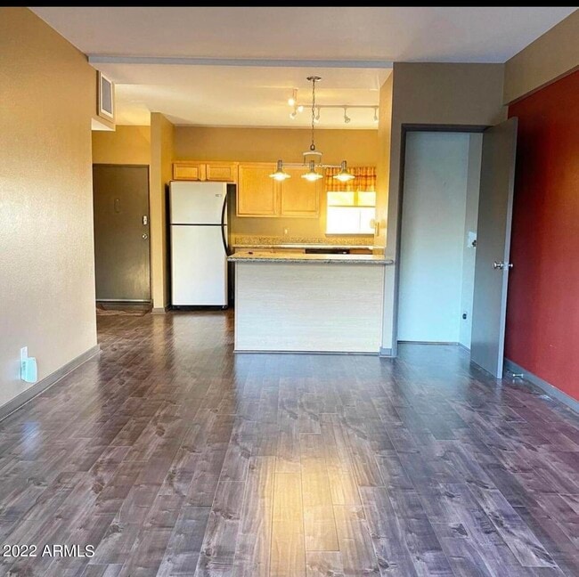 Building Photo - 353 Thomas Rd
