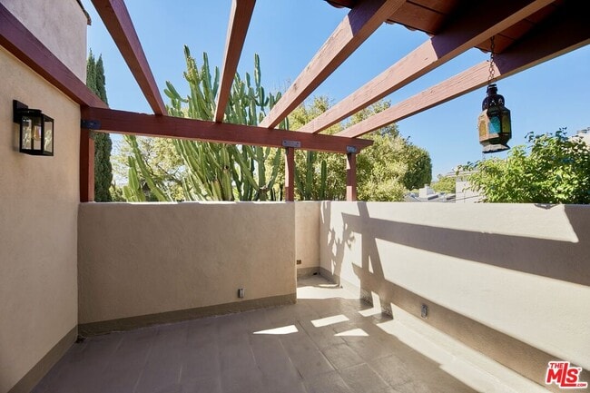 Building Photo - 412 Norwich Dr