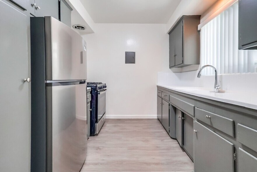 Building Photo - Secure, Stylish Property Near Leimert Park...