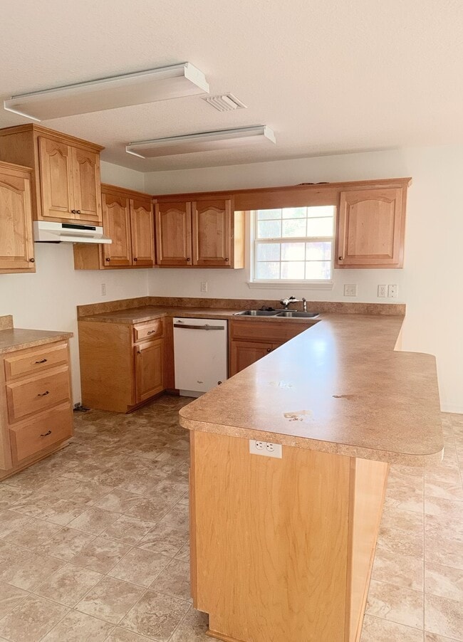 Building Photo - Bradford Duplex