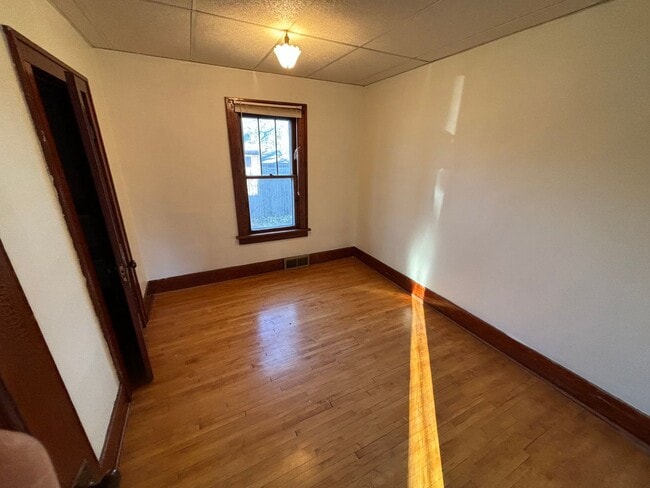 Building Photo - 510 Vaughn St