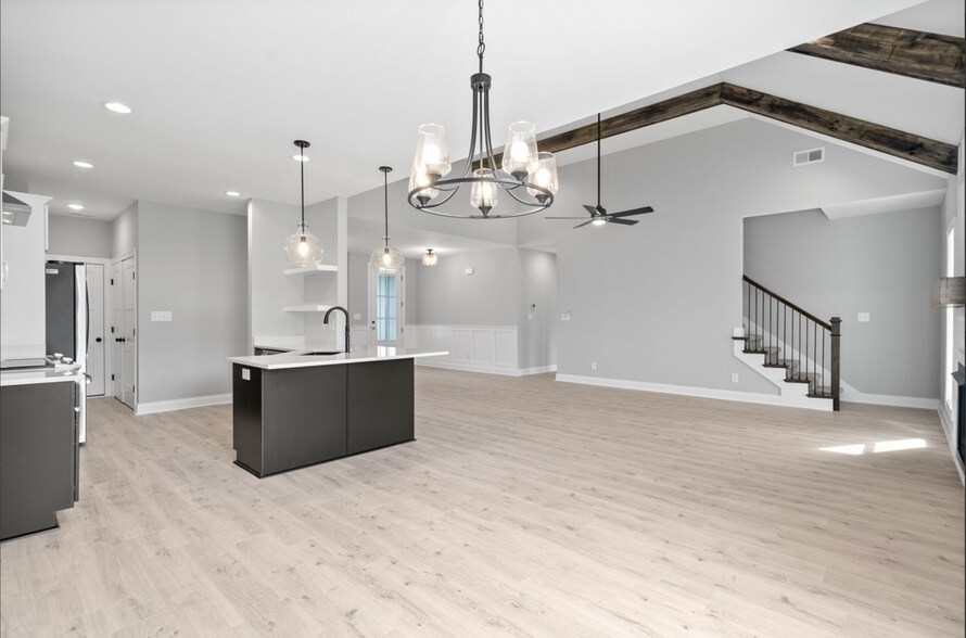 Building Photo - 264 Bluebell Dr