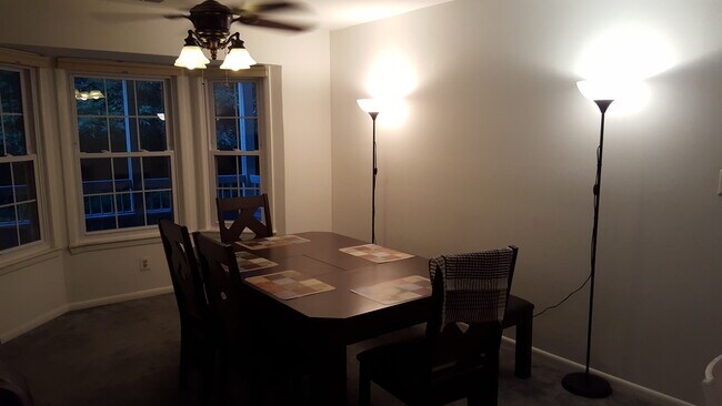 Building Photo - 105 Olympic Ct