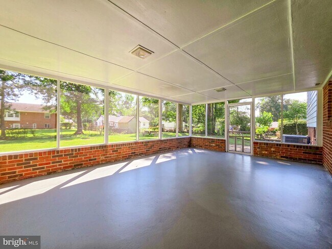 Building Photo - 7511 Elgar St