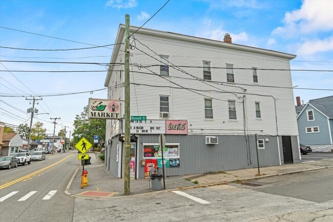 Building Photo - 264 Bridge St