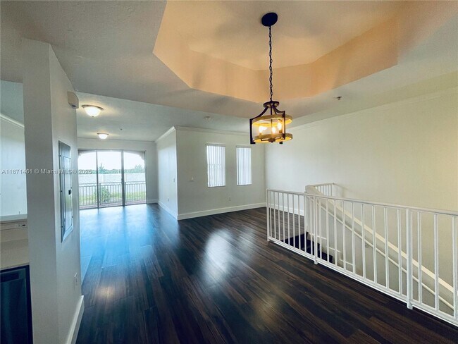 Building Photo - 6560 NW 114th Ave