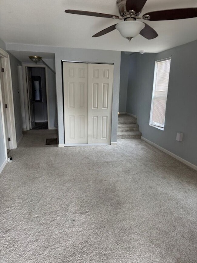 Building Photo - ALL PROSPECTIVE TENANTS MUST SUBMIT A $58 NON-REFUNDABLE APPLICATION FEE PER APPLICANT ONLINE AND...