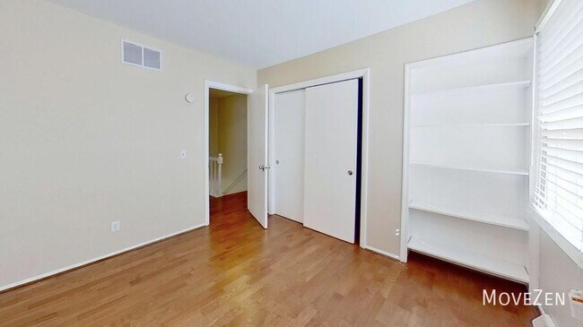 Building Photo - 3003 Overton Dr