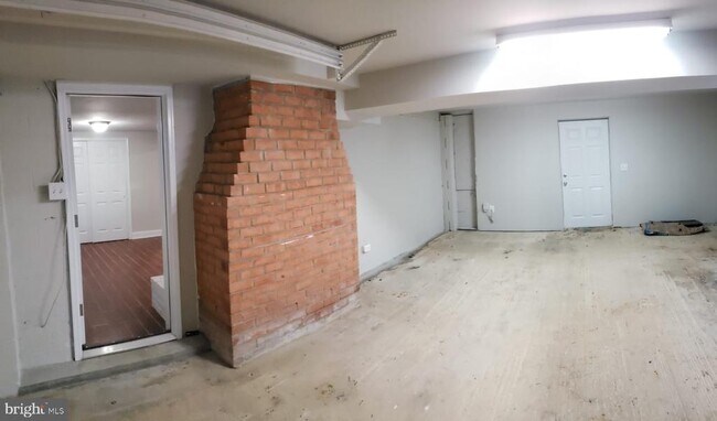 Building Photo - 123 Little Whim Rd