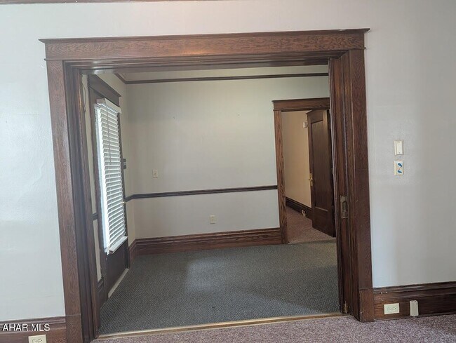 Building Photo - 233 E Pitt St