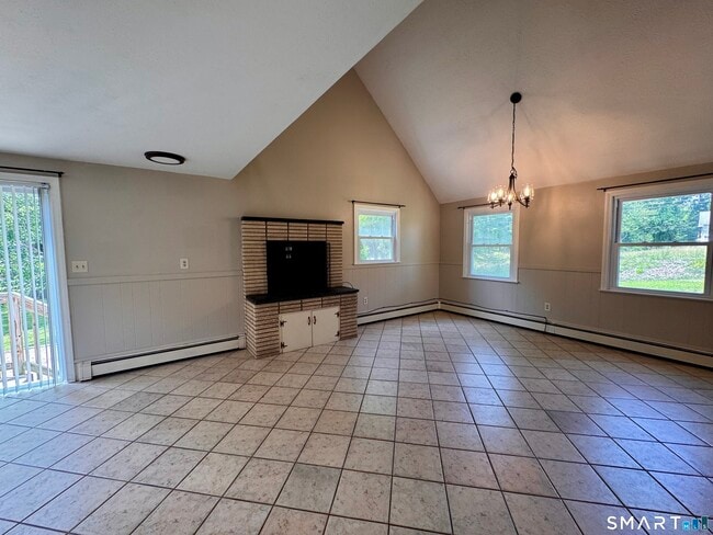 Building Photo - 138 Hampden Rd