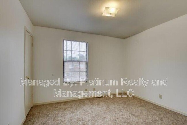 Building Photo - 1601 Minglewood Dr