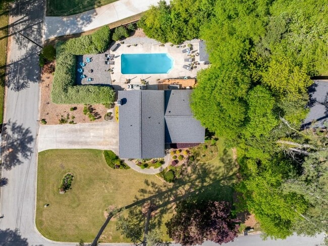 Building Photo - 4014 Foxglove Rd
