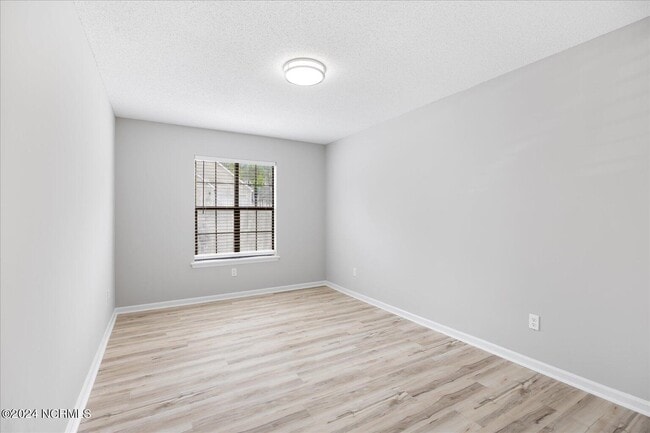 Building Photo - Like new home for rent - Completely renovated - 3-Bed, 2-Bath Home