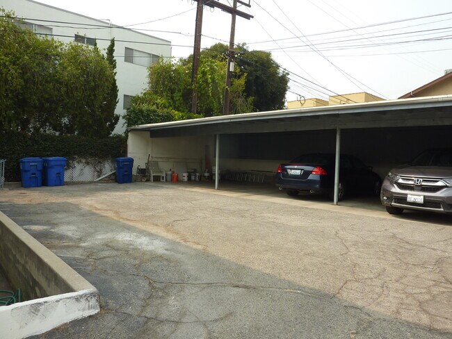 Building Photo - 2017 N Hoover St