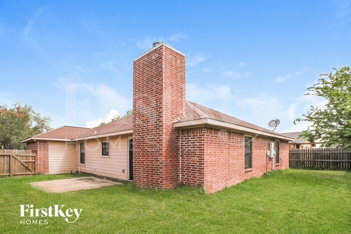 Building Photo - 15615 Fall Briar Dr