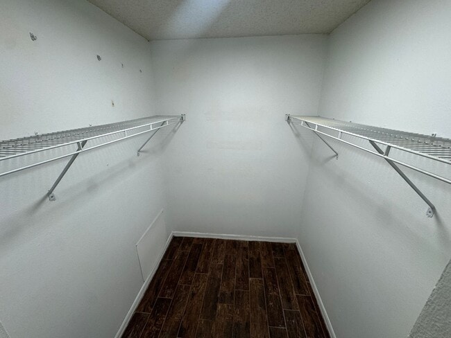 Building Photo - Your Dream Home Awaits! MASSIVE Backyard! ...