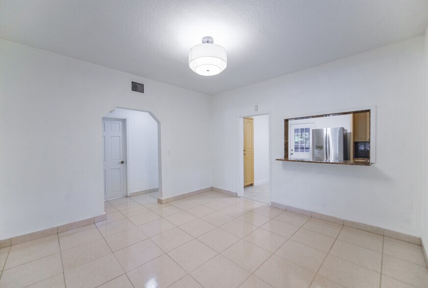 Building Photo - 1508 SW 13th Ave